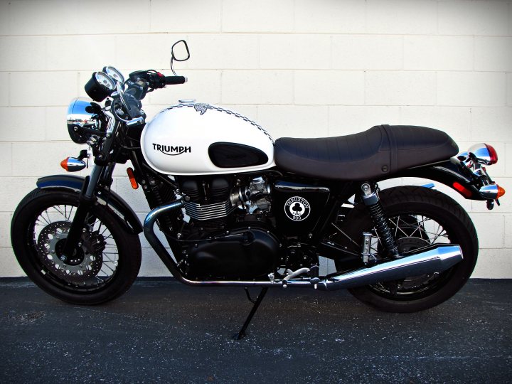 2015 triumph thruxton