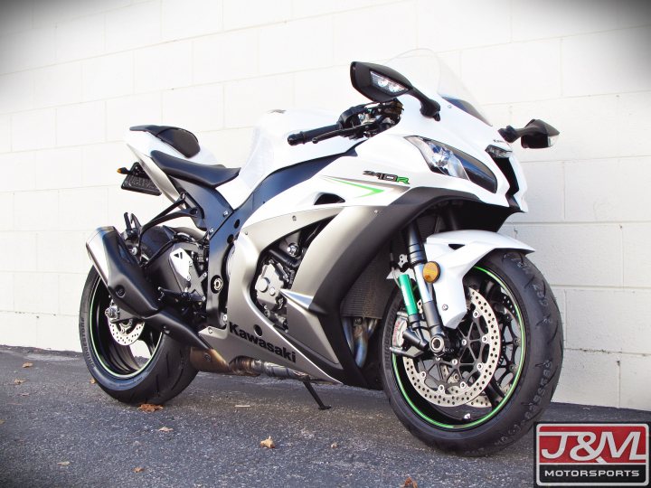 まー The 2017 Kawasaki ZX-10RR Is Race Ready | Cycle World