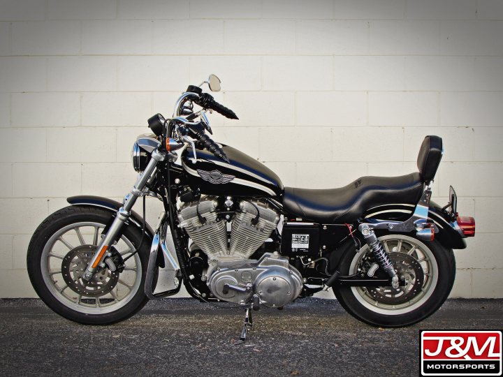 バードカン 2003 Harley-Davidson XL883 Hugger Anniversary For Sale • J&M