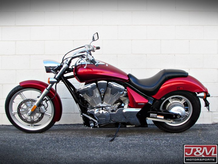 Honda vt1300cs sabre