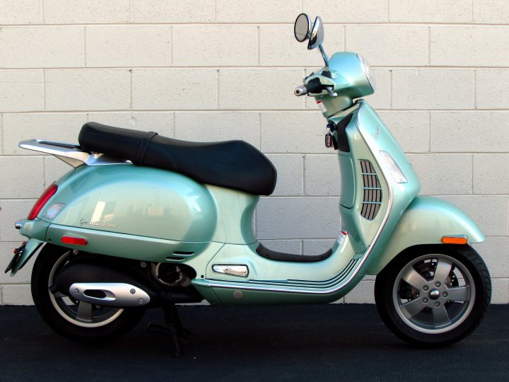 vespa studium製　made in gt Britain Vespa GT & GTS | Motor Scooter Guide